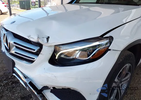 2018 Mercedes-Benz Glc 300 4Matic z USA, uszkodzony, nr VIN WDC0G4KB9JV046720